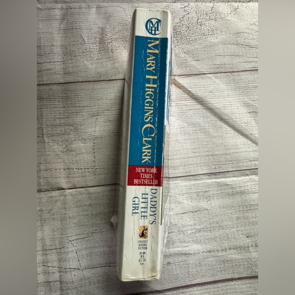 🐬 CLEARANCE ITEM:Daddy’s Little Girl by Mary Higgins Clark Paperback Book - Picture 9 of 10